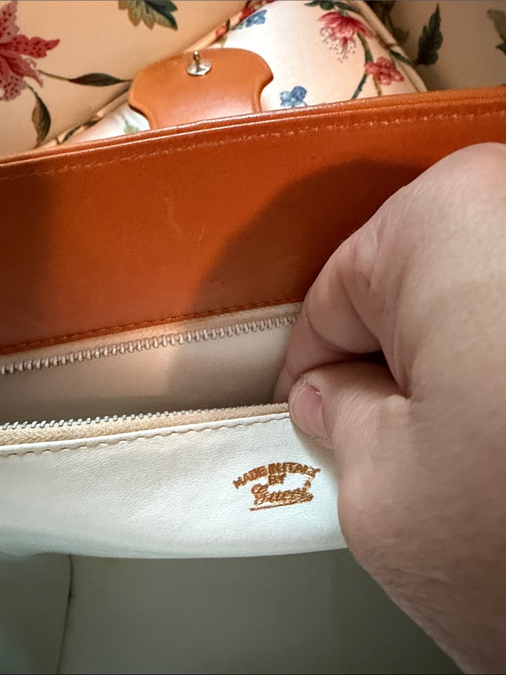 Vintage Gucci White and Tan Blondie Shoulder Bag - Picture 5 of 7